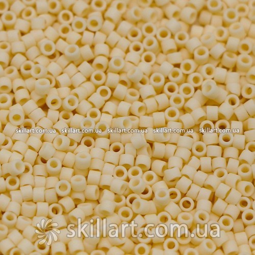 Бисер DB-762 Miyuki Delica Beads 11/0 (матовый, топленое молоко)